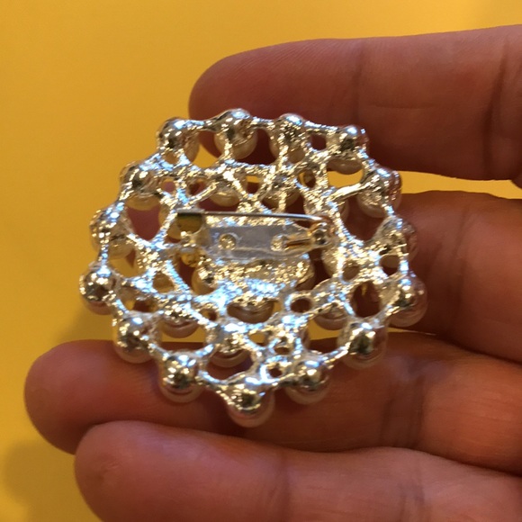 Rhinestones and faux pearls beautiful brooches set - Picture 4 of 11